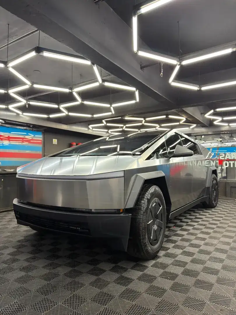 Tesla Cybertruck no box premium da 4Fast Detail